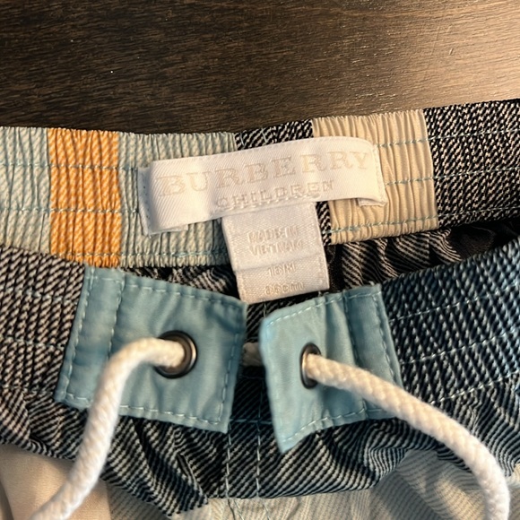 Burberry Children Trunks - Picture 3 of 3